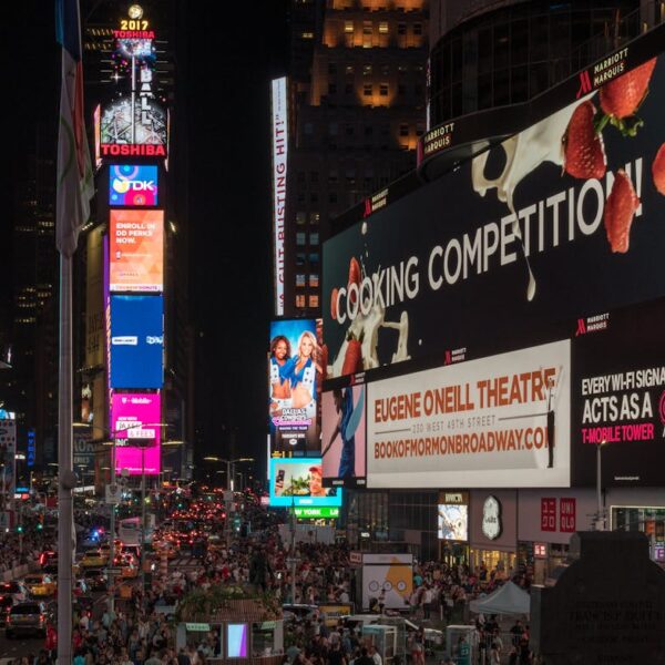 The Psychology Behind Effective Outdoor Billboards: What Makes People Look Twice