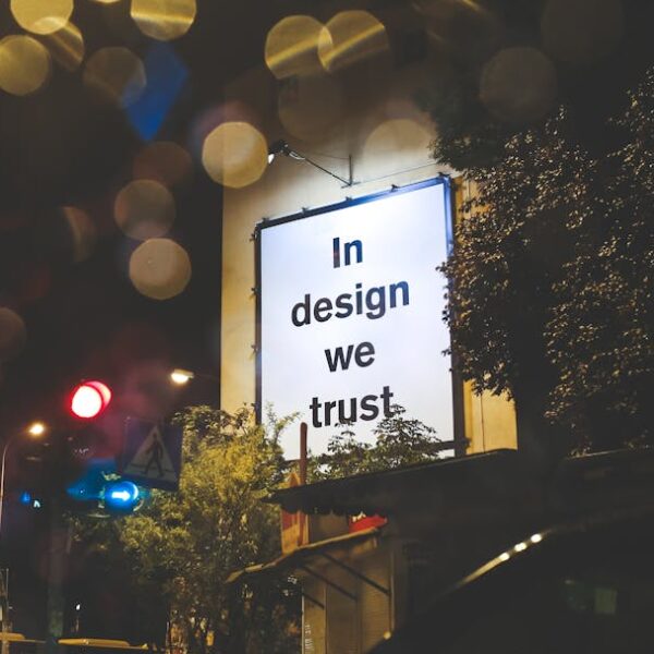 Billboard Advertising 101: How to Craft Messages That Captivate in Seconds